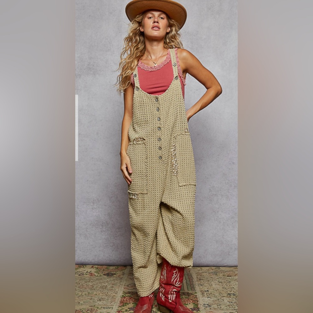POL NWT MEDIUM Boho Waffle Knit Button Front Jumpsuit Khaki Sand